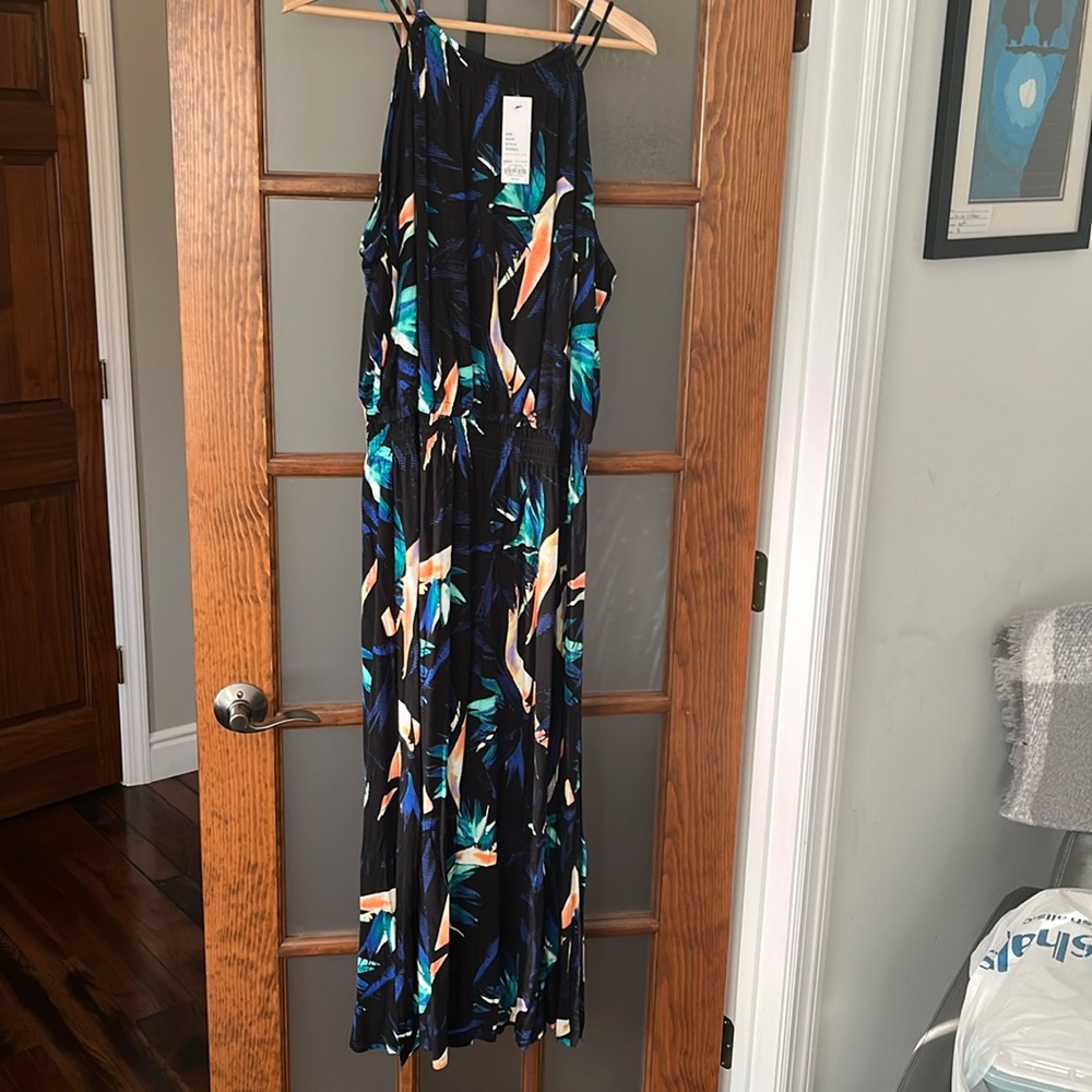 New with tags.  Apt 9 dress with spaghetti straps and elastic waist.  Size XL